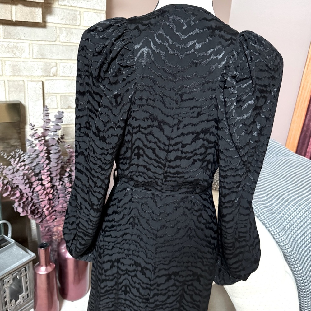 H&M Wrap Dress - Black Zebra Print - Picture 6 of 10